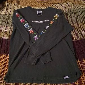 Broken promises long sleeve dark green